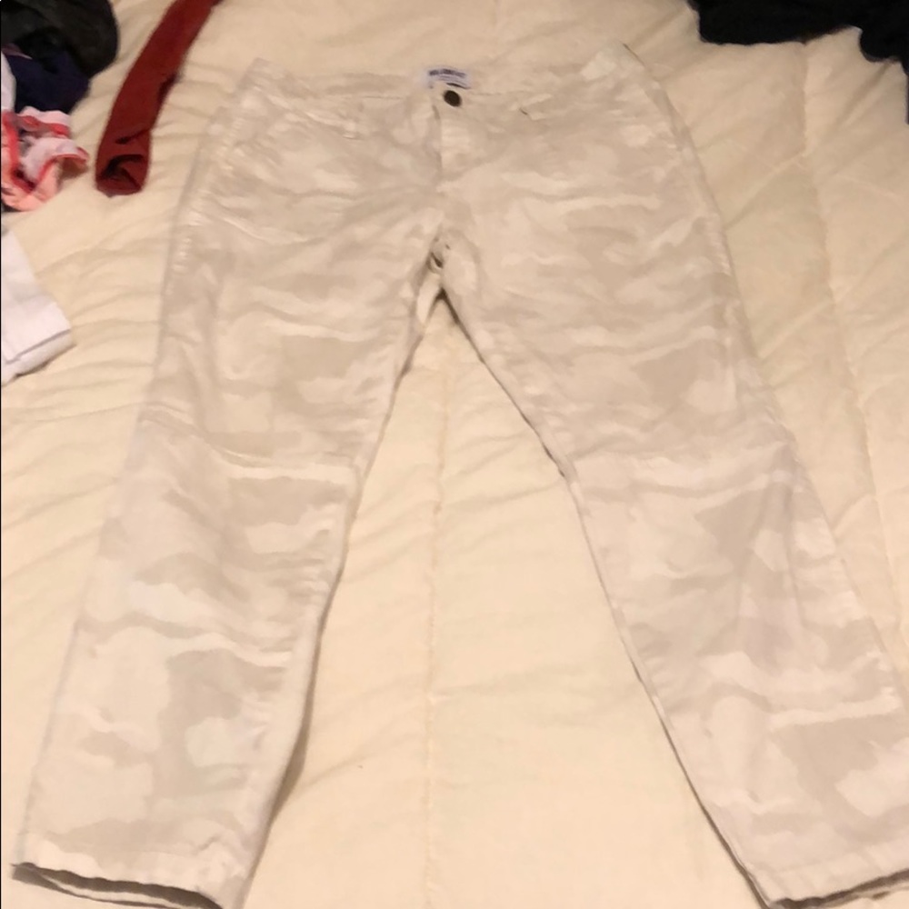Cargo/ Capri pants
